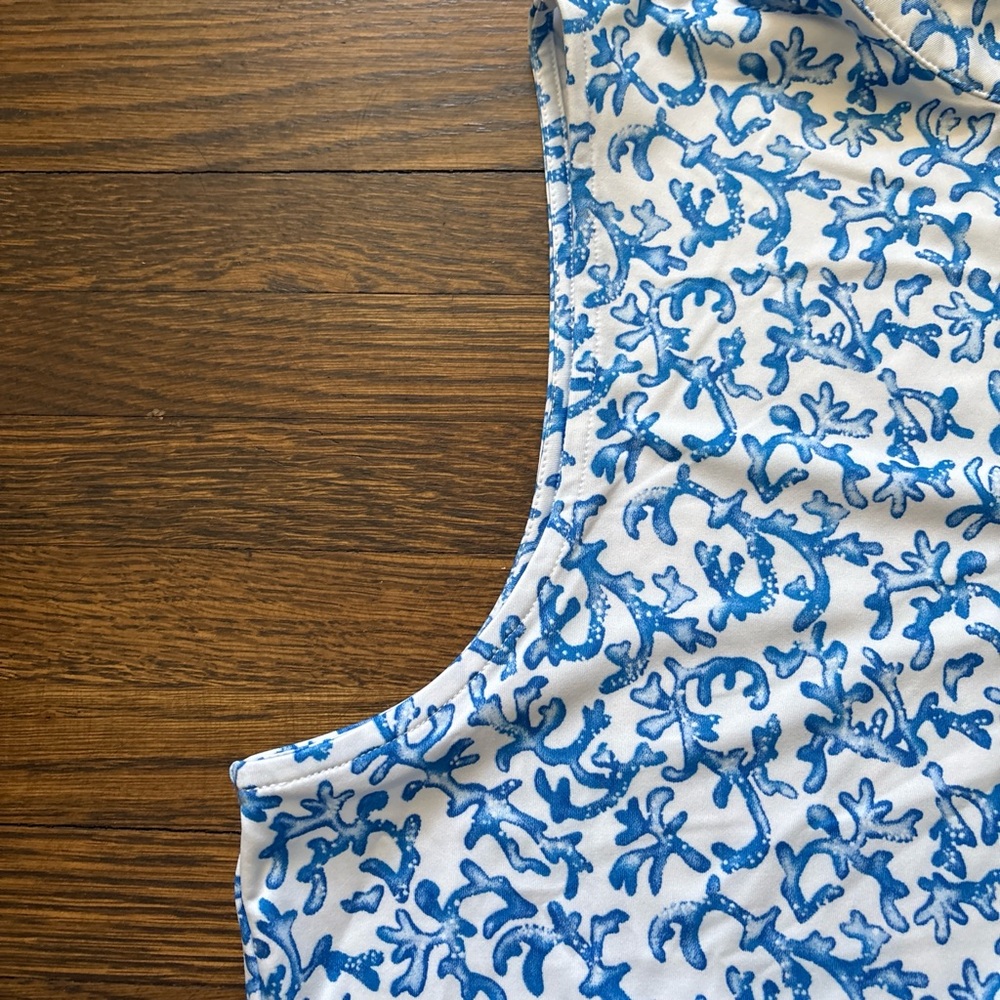 Tommy Bahama Blue and White Patterned Sleeveless Golf Shirt - Picture 3 of 5